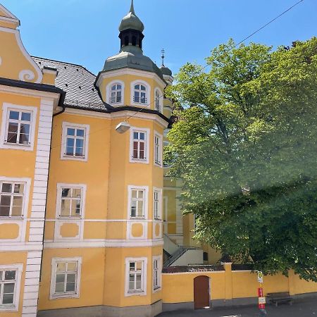 Helle Zwei-Zimmer-Stadt-Wohnung Am Bismarkplatz Mit Tiefgarage Ландсгут Екстер'єр фото