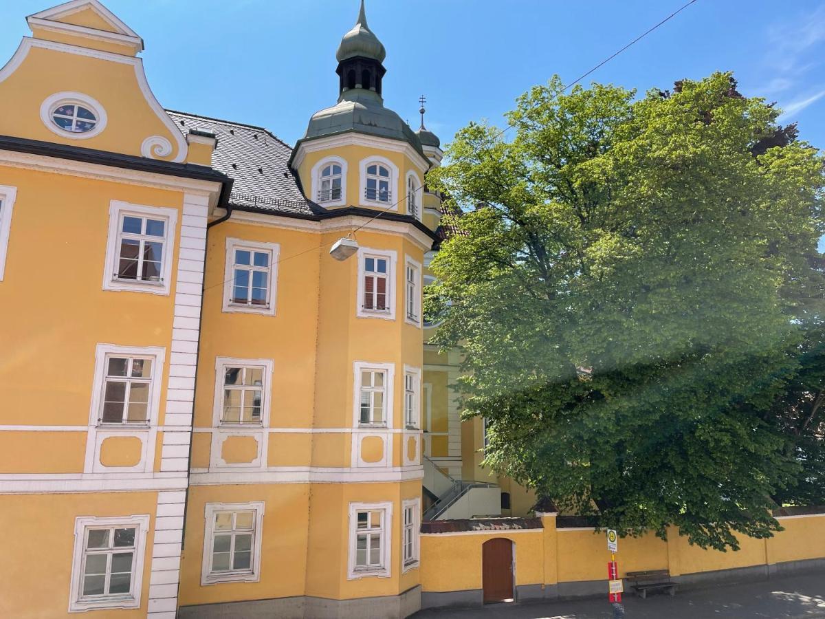Helle Zwei-Zimmer-Stadt-Wohnung Am Bismarkplatz Mit Tiefgarage Ландсгут Екстер'єр фото