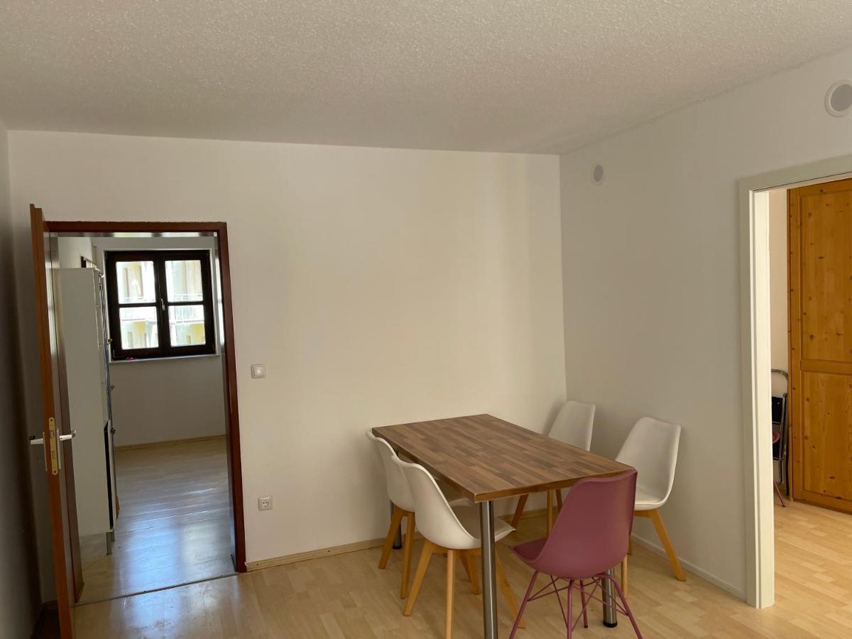 Helle Zwei-Zimmer-Stadt-Wohnung Am Bismarkplatz Mit Tiefgarage Ландсгут Екстер'єр фото