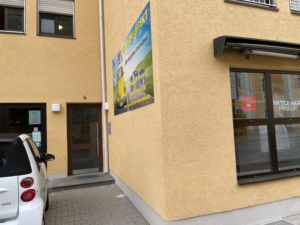 Helle Zwei-Zimmer-Stadt-Wohnung Am Bismarkplatz Mit Tiefgarage Ландсгут Екстер'єр фото